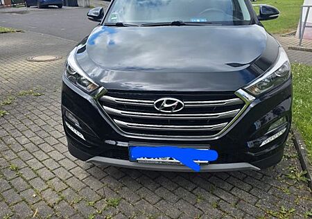 Hyundai Tucson 2.0 Crdi SUV für 15500 €