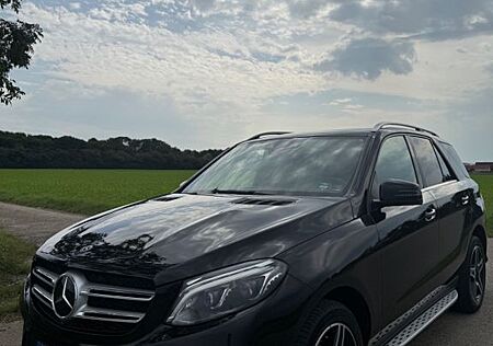 Mercedes-Benz GLE 350 Mercedes GLE 350d AMG Night | Winterpaket + Stan