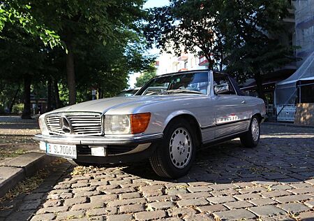Mercedes-Benz SL 380 in gute Hände abzugeben