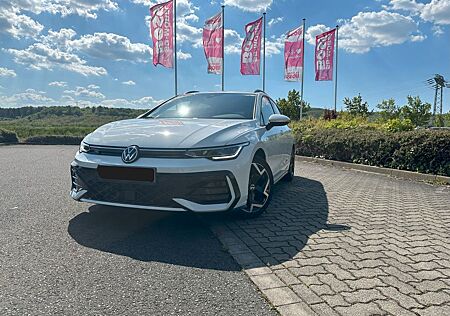 VW Golf Volkswagen 8 Variant 1.5 TSI R-Line Facelift
