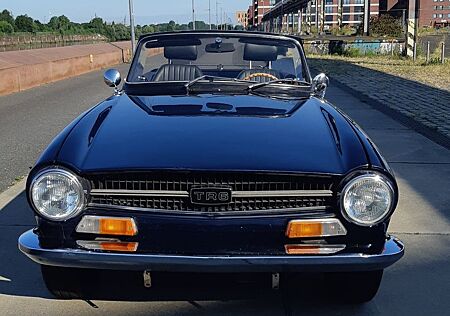 Triumph TR6