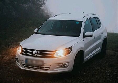 VW Tiguan Volkswagen 2.0 TDI SCR BMT LOUNGE Sport & Style ...