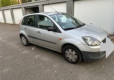 Ford Fiesta 1,4 16V Ambiente Ambiente