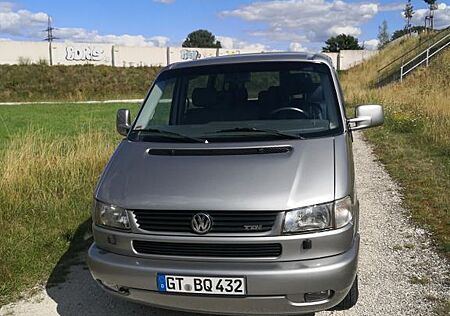 VW T4 Caravelle Volkswagen 2,5-l-Diesel TDI 75kW Automatik...