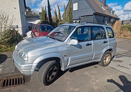 Suzuki Grand Vitara V6-2.5 V6