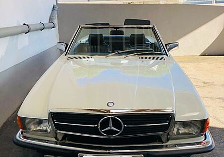 Mercedes-Benz SL 350 - R 107 Roadster - weiß mit Leder schwarz