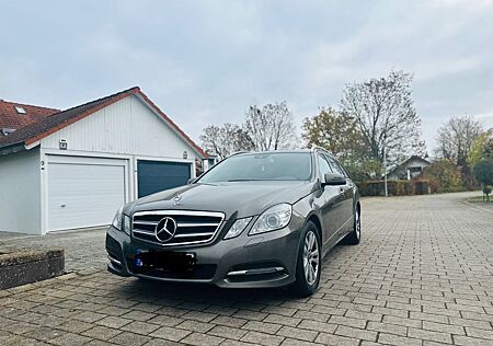 Mercedes-Benz E 220 CDI T BlueEFFICIENCY AVANTGARDE 7-TRONI