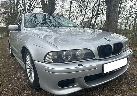 BMW 525 E39 M Paket Facelift /TÜV/Sport sitze/AHK/Navi