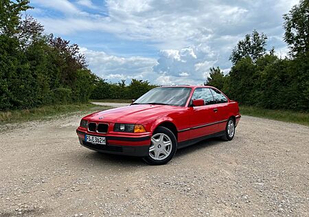 BMW 316i Coupe H Kennzeichen Hellrot