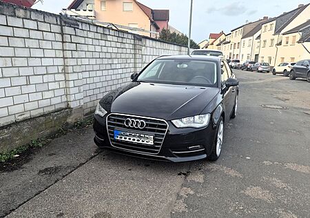 Audi A3 1.4 TFSI S tronic Sportback /Navi/Sitzheizung