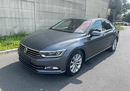 VW Passat Volkswagen Lim. Highline*Head UP*Digital Tacho*Xenon