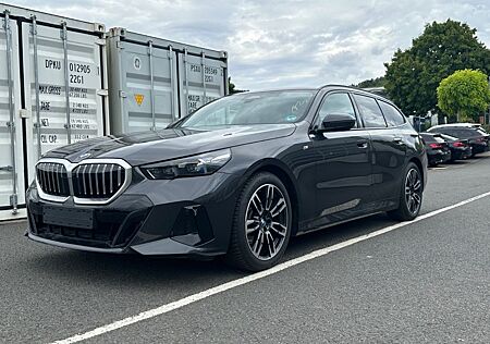 BMW 520d Tour. M Sport AHK*NaviProf*Standheiz*uvm.
