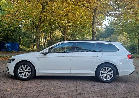 VW Passat Variant Volkswagen 2.0 TDI SCR DSG Business Vari...
