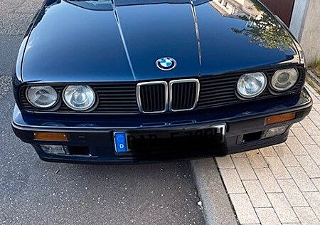 BMW 320i E30 Cabrio mit H-Kennzeichen