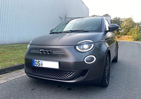 Fiat 500E 3+1 Icon, Grau matt, mit vielen Extras
