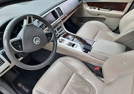 Jaguar XF 3.0 L V6 Diesel -177 KW