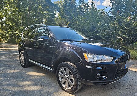 Mitsubishi Outlander 2.2 DI-D Instyle 4WD TC-SST Instyle