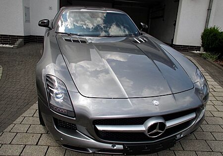 Mercedes-Benz SLS AMG Coupe,1.Hand,Keramik,B&O,Designo,7 tkm