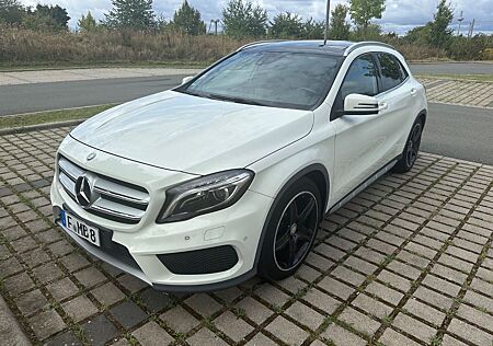Mercedes-Benz GLA 250 4MATIC DCT AMG Line*Panorama*Sportsitze*
