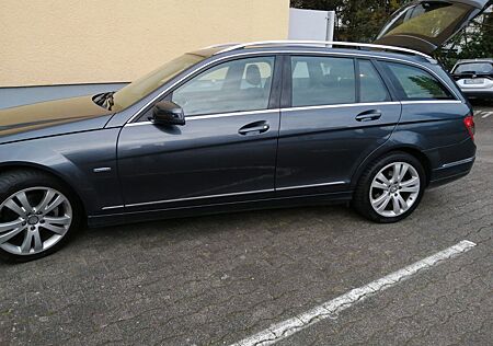 Mercedes-Benz C 180 CGI T BlueEFFICIENCY -