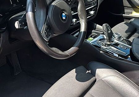 BMW 520i Touring A -
