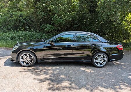 Mercedes-Benz E 350 Mercedes AMG*AHK*Voll*Top*Display