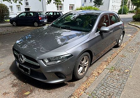 Mercedes-Benz A 180 d DCT -