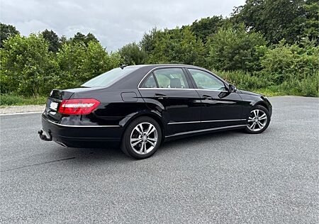Mercedes-Benz E 220 CDI BlueEFFICIENCY AVANTGARDE