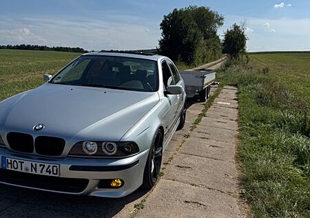 BMW 523i A -