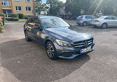 Mercedes-Benz C 250 BlueTEC T AVANTGARDE/DISCTRONIC/CARPLAY