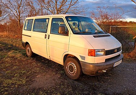 VW T4 Volkswagen Transporter (Camper)