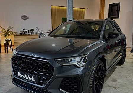 Audi RS Q3 RSQ3 2.5 TFSI quattro Matrix/Pano/AHK/RS-AGA
