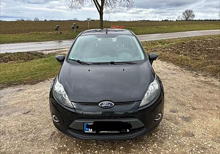 Ford Fiesta 1,25 60kW Champions Edition mit *SHZ*