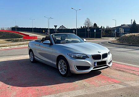 BMW 218d Cabrio Advantage Service