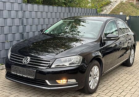 VW Passat Volkswagen Lim. 1.6 TDI Comfortline*Keyless*Temp*AHK