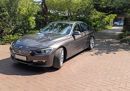 BMW 320d -Modern Line, HUD, Leder, Prof Navi,