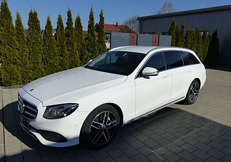 Mercedes-Benz E 300 d T-Modell Avantgarde *Kamera*Leder*LED*