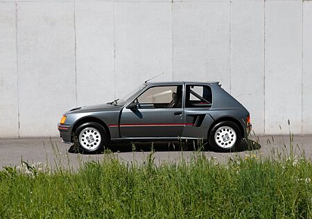 Peugeot 205 T16