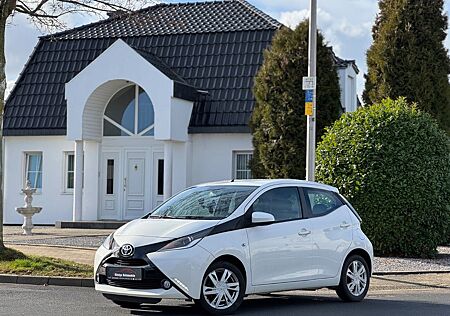 Toyota Aygo (X) Aygo -play touch*1 HAND*SERVICE NEU*