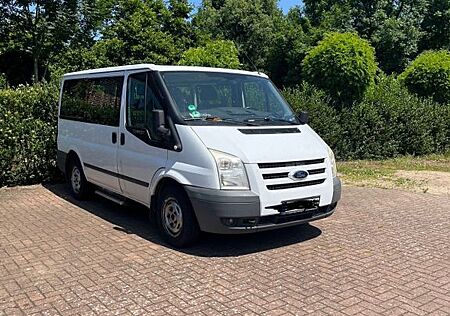Ford Transit Tourneo 9 Sitzer Top für Familie