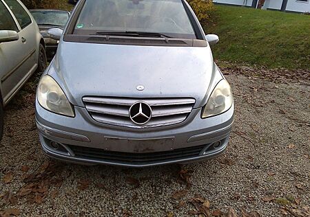 Mercedes-Benz B 150 -