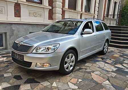 Skoda Octavia 1.4 Klimaanlage Sitzheizung PDC Tempomat