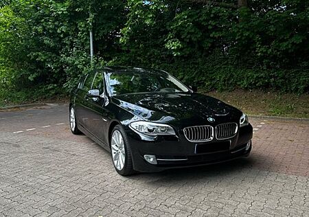 BMW 550i - Scheckheftgepflegt