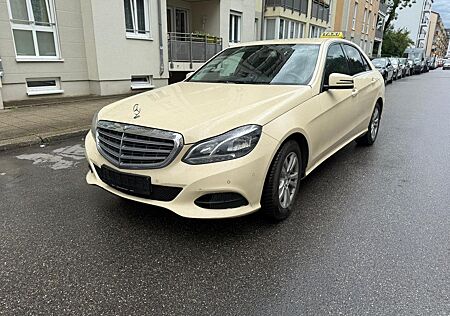 Mercedes-Benz E 220 BlueTEC 4MATIC Autom. -