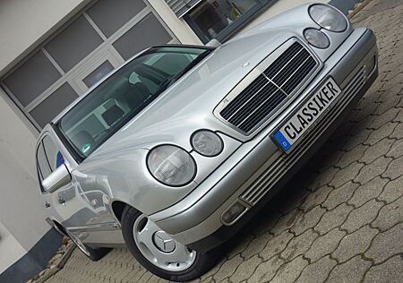 Mercedes-Benz E 200 rostfreier Jahreswagenzustand