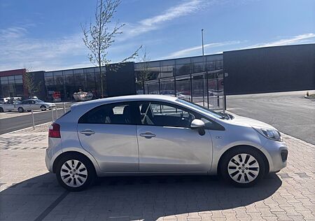 Kia Rio 1.2 TÜV-2027 PDC Navi Klima Multimedia