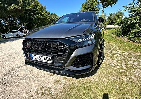 Audi RS Q8 RSQ8 RS-Essential Paket ahk / massage usw.