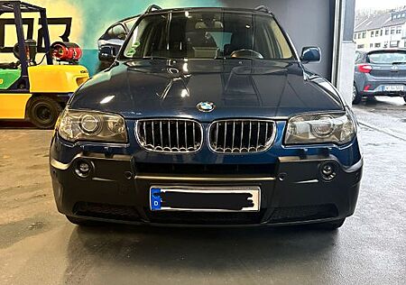 BMW X3 3.0d - Panoramadach, Apple Car Play uvm.