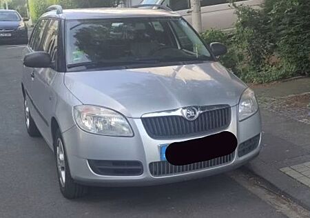 Skoda Fabia Combi Bj. 2009 silber metalic gut erhalten