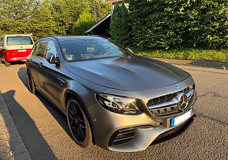 Mercedes-Benz E 63 AMG Mercedes-AMG E 63 S 4MATIC+ T Garantie